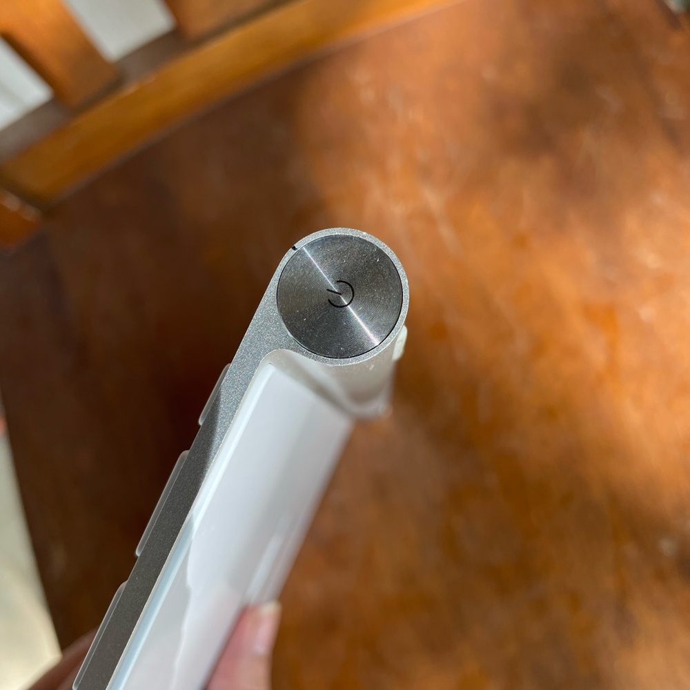 Wireless Apple magic Keyboard - Picture 2 of 4